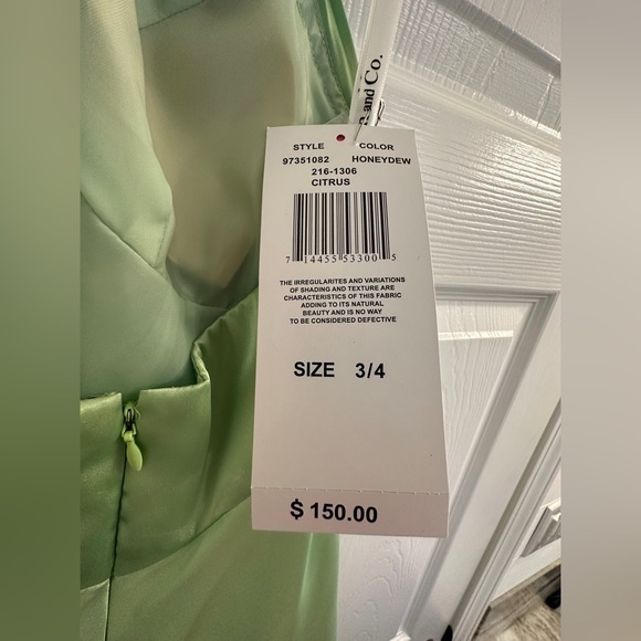 Prom Dress by Morgan & Company Hondeydew Color‎ Size 3/4 - Picture 4 of 9